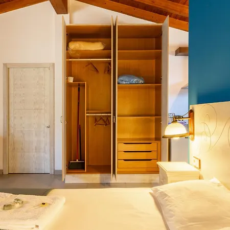 Pescadeira De Agar 3*